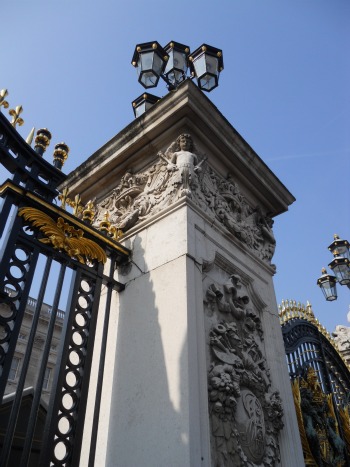 Visit Buckingham Palace in London 2012