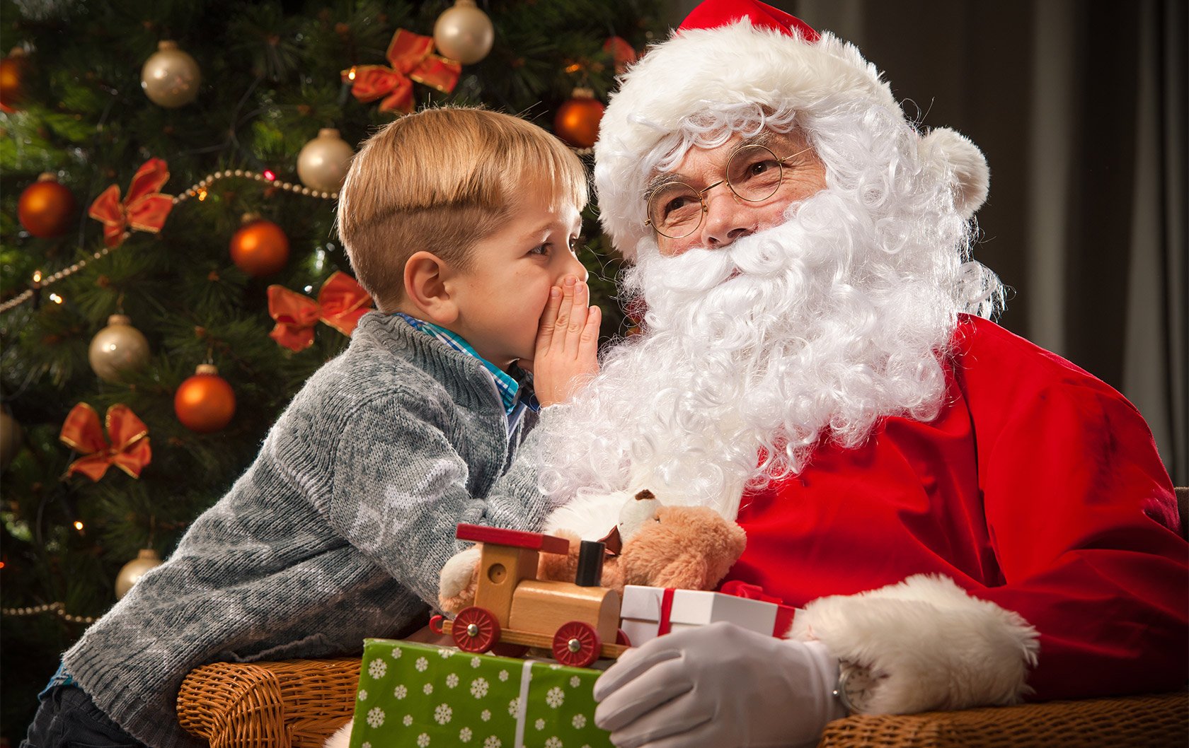 FO-96602376-christmas-santa-child-presents