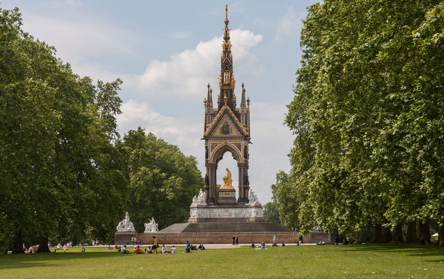 What to See and Do in Kensington Gardens in Every Season - London Perfect